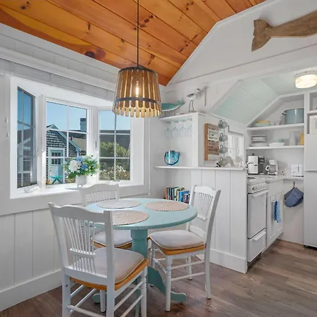 Seaside Cottages - Cottage 13A - By The Sea